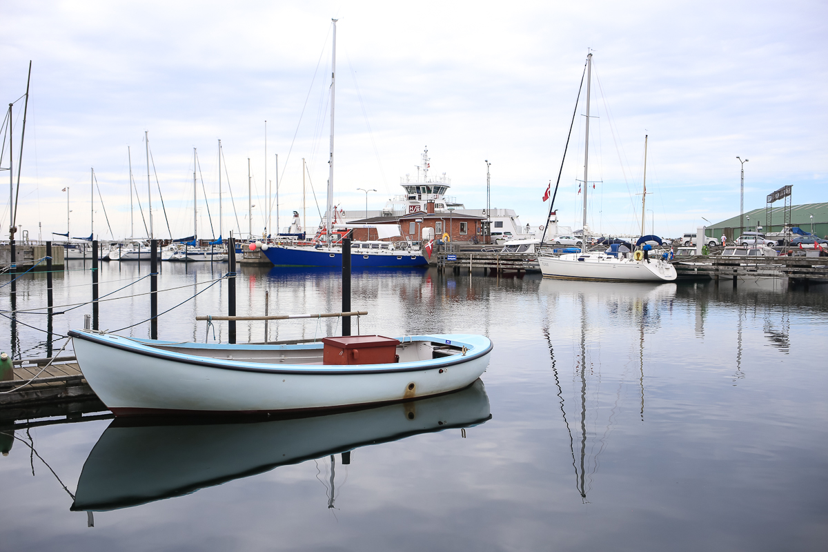 A natural, inspired playground in Hundested Harbor on the Danish Riviera. Play spaces in Denmark always seem to bring together the perfect intersection between nature and play for toddlers and children.